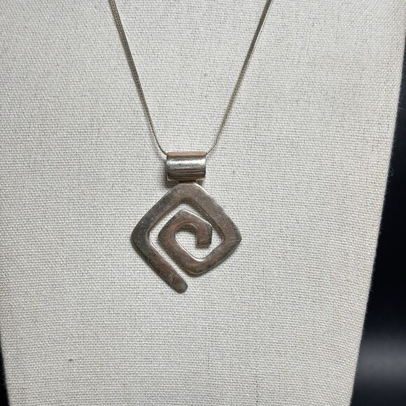 Silpada Retired Sterling Silver Geometric Spiral Pendant Necklace .925 - Picture 2 of 7
